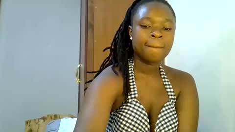 Snapshot of holy_ebony chatting on May 2026 03:17:02 PM holy_ebony online show from May 2026 03:17:02 PM