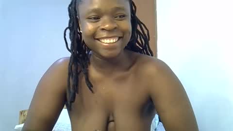 Snapshot of holy_ebony chatting on May 2026 04:39:01 AM holy_ebony online show from May 2026 04:39:01 AM