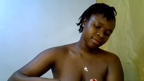 Snapshot of holy_ebony chatting on June 2026 03:06:01 PM holy_ebony online show from June 2026 03:06:01 PM