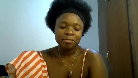 Snapshot of holy_ebony chatting on June 2026 07:17:01 PM holy_ebony online show from June 2026 07:17:01 PM