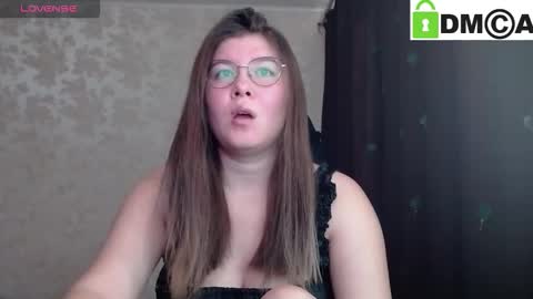 Snapshot of holy_michela chatting on October 2025 04:32:02 AM Welcome guys Pleasure to see you all here My name is MichaelaTip menu is active Private is open online show from October 2025 04:32:02 AM