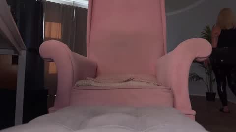 Snapshot of holycatharsis chatting on February 2025 12:39:02 PM Goddess Holy Catharsis online show from February 2025 12:39:02 PM