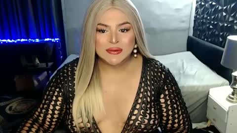 Snapshot of holydeepmistress chatting on February 2025 01:12:02 AM gem online show from February 2025 01:12:02 AM