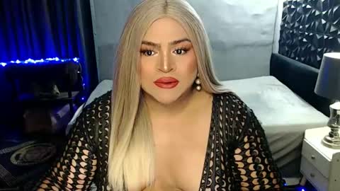 Snapshot of holydeepmistress chatting on February 2025 07:10:02 PM gem online show from February 2025 07:10:02 PM