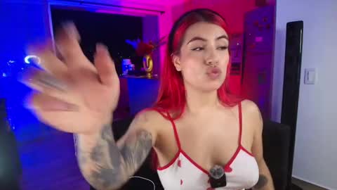 Snapshot of holyeva chatting on October 2025 12:30:02 AM online show from October 2025 12:30:02 AM