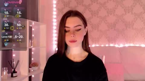 Mia online show from September 2025 03:28:02 AM