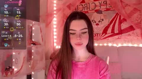 Mia online show from November 2025 03:52:02 AM