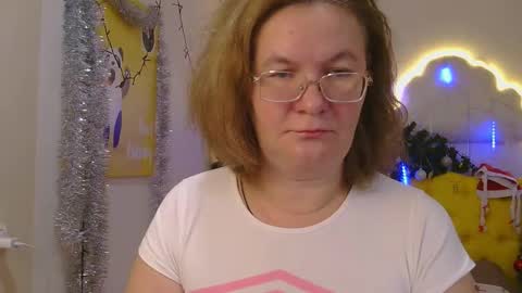 Snapshot of holymilfa chatting on January 2025 08:04:01 AM holymilfa online show from January 2025 08:04:01 AM