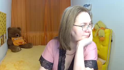 Snapshot of holymilfa chatting on February 2025 02:02:01 PM holymilfa online show from February 2025 02:02:01 PM