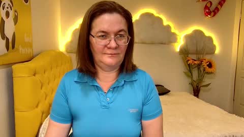 Snapshot of holymilfa chatting on February 2025 02:02:02 PM holymilfa online show from February 2025 02:02:02 PM