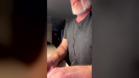 Snapshot of holymoses8 chatting on December 2025 03:22:02 AM holymoses8 online show from December 2025 03:22:02 AM