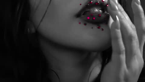 Snapshot of honeeeey_ chatting on October 2025 11:54:02 PM honeeeey_ online show from October 2025 11:54:02 PM