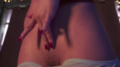 Snapshot of honeeeey_ chatting on December 2025 08:58:01 PM honeeeey_ online show from December 2025 08:58:01 PM