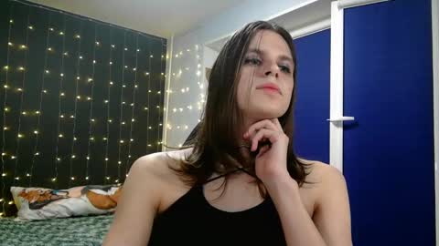 Snapshot of honelin chatting on January 2025 12:14:02 AM Honelints boyblonde hair AsterMIntfemboybrown hair online show from January 2025 12:14:02 AM