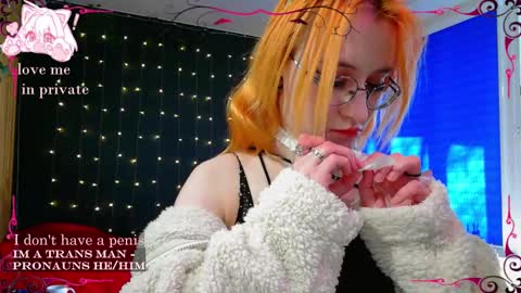 Snapshot of honelin chatting on March 2025 11:27:01 AM Honelints boyblonde hair AsterMIntfemboybrown hair online show from March 2025 11:27:01 AM