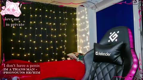 Snapshot of honelin chatting on March 2025 05:33:02 PM Honelints boyblonde hair AsterMIntfemboybrown hair online show from March 2025 05:33:02 PM