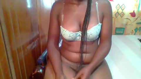 honey_beb online show from February 2025 05:02:01 AM