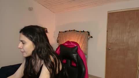 Snapshot of honey_buu chatting on September 2025 02:05:02 PM online show from September 2025 02:05:02 PM
