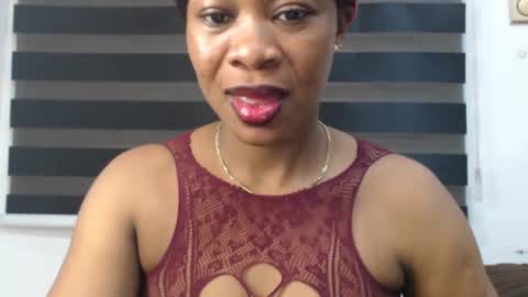 Snapshot of honey_dollxx chatting on March 2026 07:12:01 AM Flora online show from March 2026 07:12:01 AM