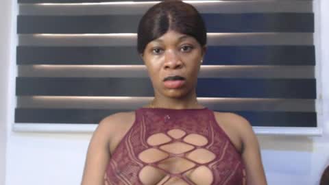 Snapshot of honey_dollxx chatting on March 2026 02:28:02 PM Flora online show from March 2026 02:28:02 PM