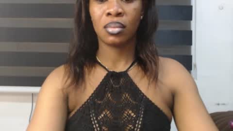 Snapshot of honey_dollxx chatting on June 2026 06:37:02 AM Flora online show from June 2026 06:37:02 AM
