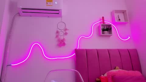 Snapshot of honey_jhenna chatting on October 2025 04:08:02 PM Jhenna martinez online show from October 2025 04:08:02 PM