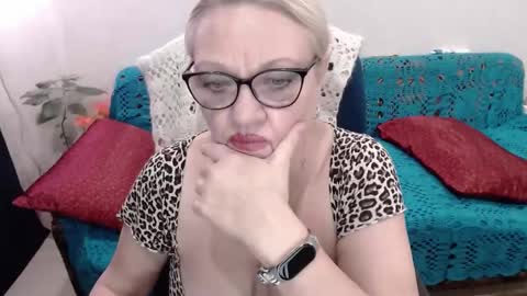 Snapshot of honey_lady_ chatting on January 2025 01:58:01 PM Honey Lady online show from January 2025 01:58:01 PM