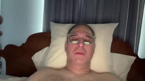 Snapshot of honey_man14 chatting on May 2026 06:09:01 PM honey_man14 online show from May 2026 06:09:01 PM