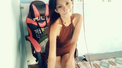 Snapshot of honey_mollyxx chatting on June 2026 11:24:01 PM honey_mollyxx online show from June 2026 11:24:01 PM