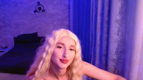 honey_sunset online show from September 2025 06:13:02 PM