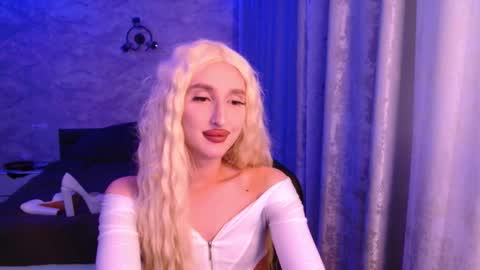 honey_sunset online show from October 2025 05:55:02 PM