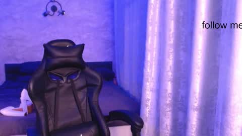 honey_sunset online show from November 2025 10:21:02 PM