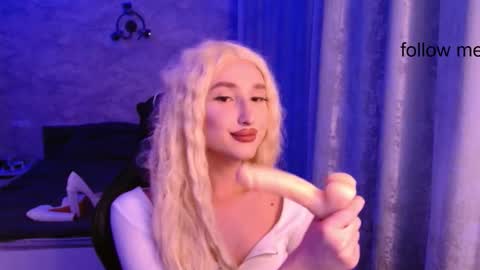 honey_sunset online show from November 2025 05:36:02 PM