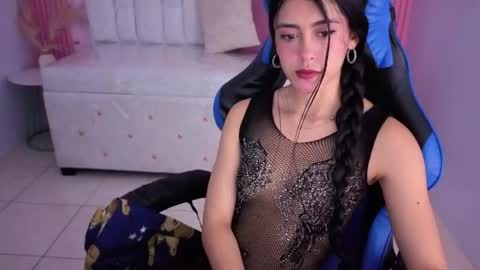 HONEY  online show from May 2026 03:25:02 AM