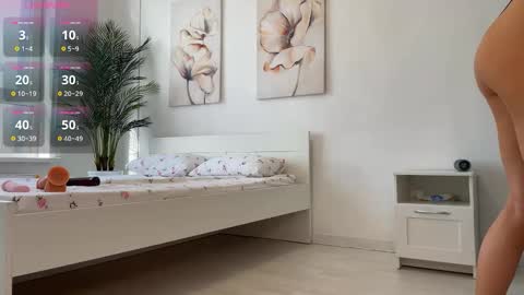 Mia online show from April 2026 02:31:01 AM