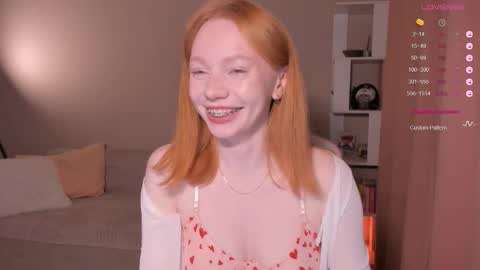 Snapshot of honeyautumn chatting on October 2025 10:32:02 PM honeyautumn online show from October 2025 10:32:02 PM