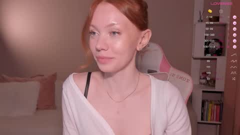 Snapshot of honeyautumn chatting on March 2026 12:05:01 AM honeyautumn online show from March 2026 12:05:01 AM
