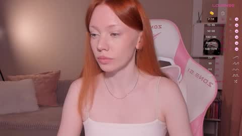 Snapshot of honeyautumn chatting on March 2026 12:33:01 AM honeyautumn online show from March 2026 12:33:01 AM
