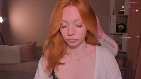 Snapshot of honeyautumn chatting on April 2026 11:31:01 PM honeyautumn online show from April 2026 11:31:01 PM