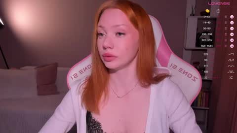 Snapshot of honeyautumn chatting on April 2026 12:25:02 AM honeyautumn online show from April 2026 12:25:02 AM