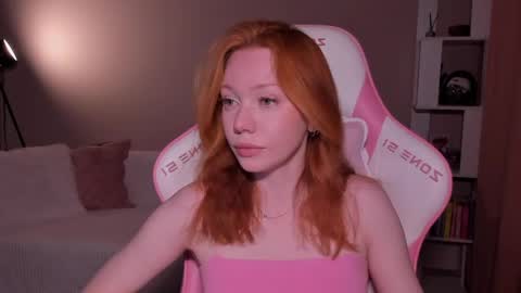 Snapshot of honeyautumn chatting on April 2026 12:35:01 AM honeyautumn online show from April 2026 12:35:01 AM