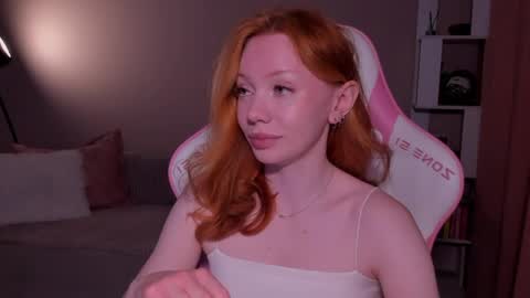 Snapshot of honeyautumn chatting on April 2026 11:33:02 PM honeyautumn online show from April 2026 11:33:02 PM