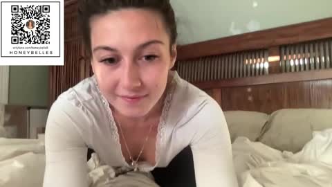 Snapshot of honeybelle8 chatting on December 2024 12:52:02 PM belle brunette online show from December 2024 12:52:02 PM
