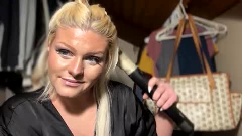 honeybuhnny online show from February 2026 02:23:01 AM