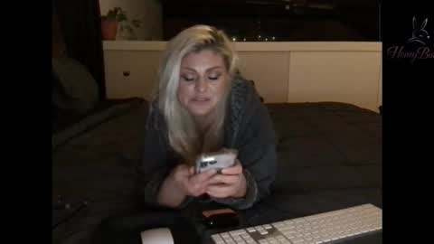 honeybuhnny online show from March 2026 06:57:01 AM