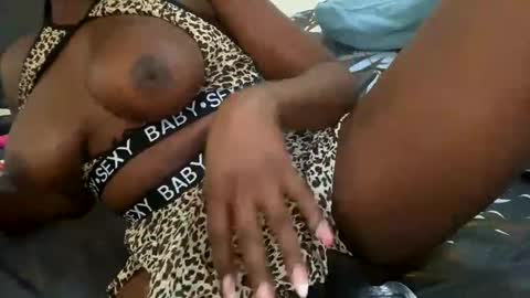 honeybunn22 online show from December 2024 04:36:01 PM