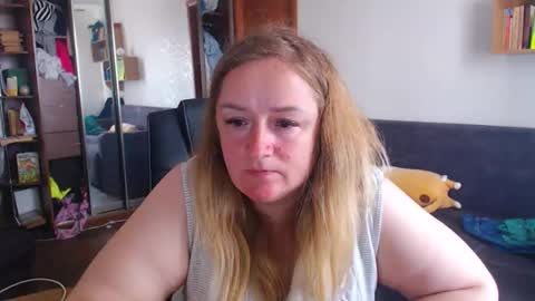 HoneydewMolly online show from April 2026 12:03:02 PM
