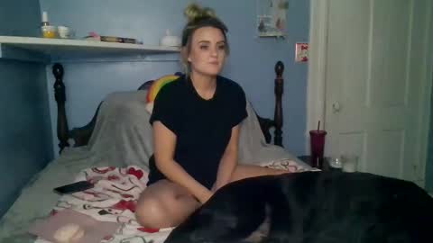 Snapshot of honeydrippinbunny chatting on February 2025 04:53:01 AM HoneyDrippinBunny online show from February 2025 04:53:01 AM