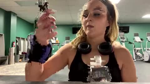 Snapshot of honeydrippinbunny chatting on February 2025 03:55:02 AM HoneyDrippinBunny online show from February 2025 03:55:02 AM