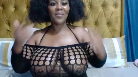 honeyglow_ online show from August 2026 07:16:01 PM